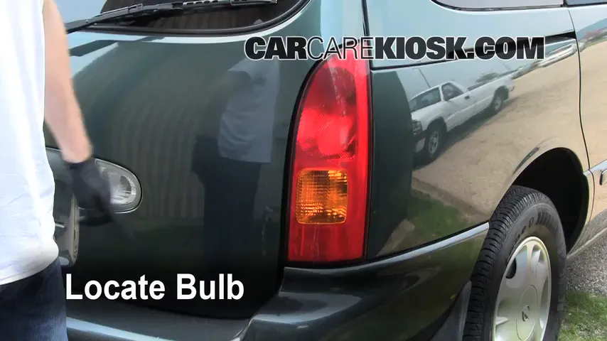 1999 Nissan Quest GXE 3.3L V6 Lights Turn Signal - Rear (replace bulb)
